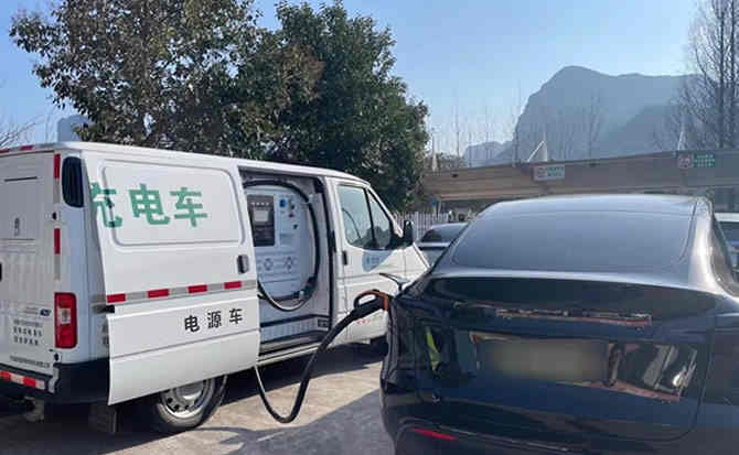 理塘汽车搭电