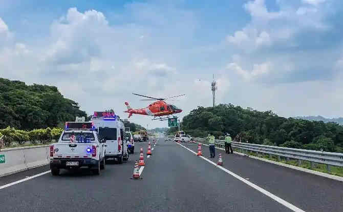 理塘高速公路汽车救援案例